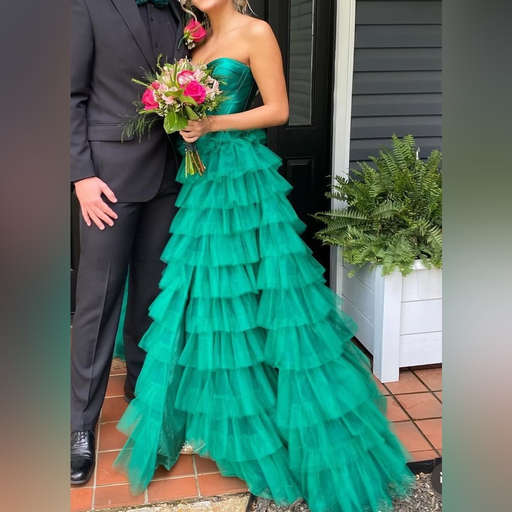 Sherri Hill Women’s Emerald Green Strapless Tiered Tulle Prom Dress Sz 4 (56087) - Picture 3 of 11